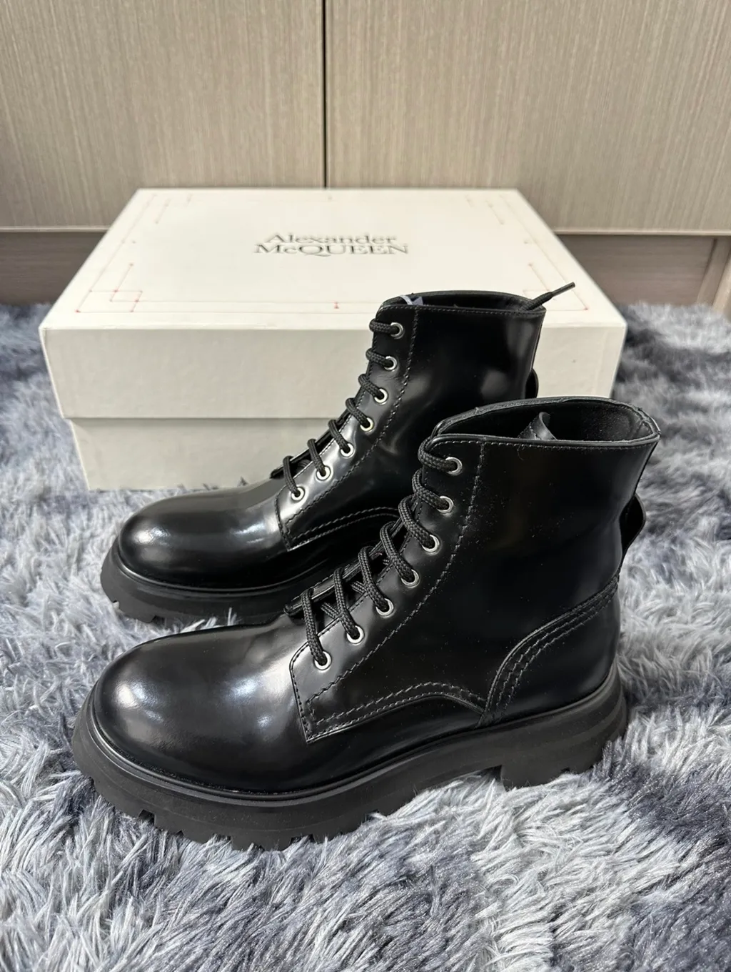 Wander Combat Boots