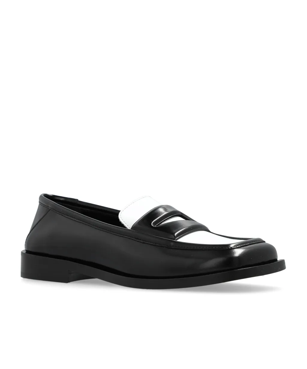 Amanda College Flat Shoes