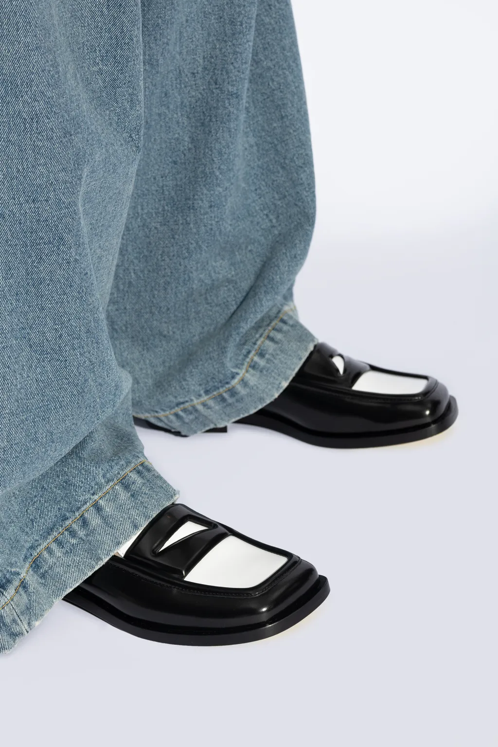 Amanda College Flat Shoes