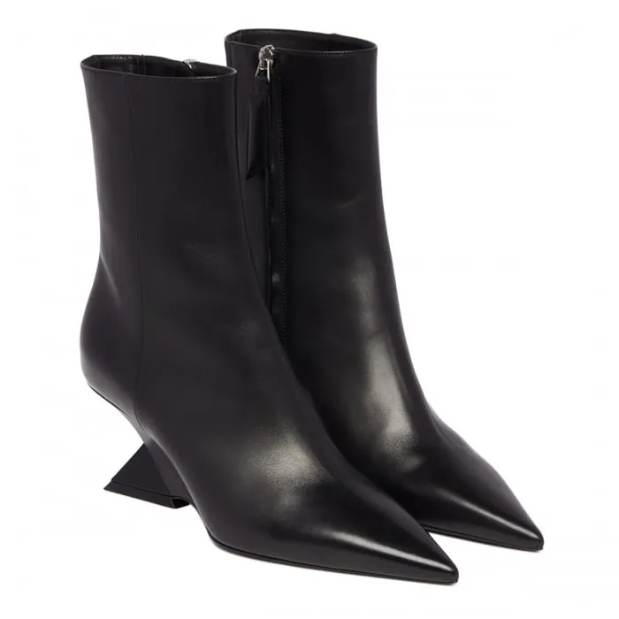 Logo Boots