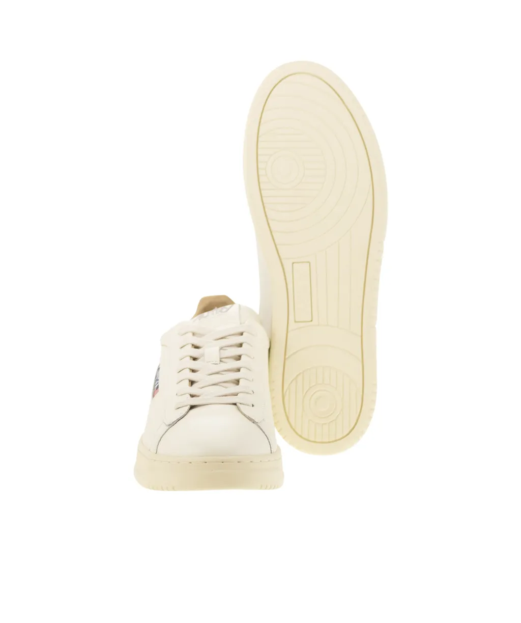 Dallas Low-Top Sneakers