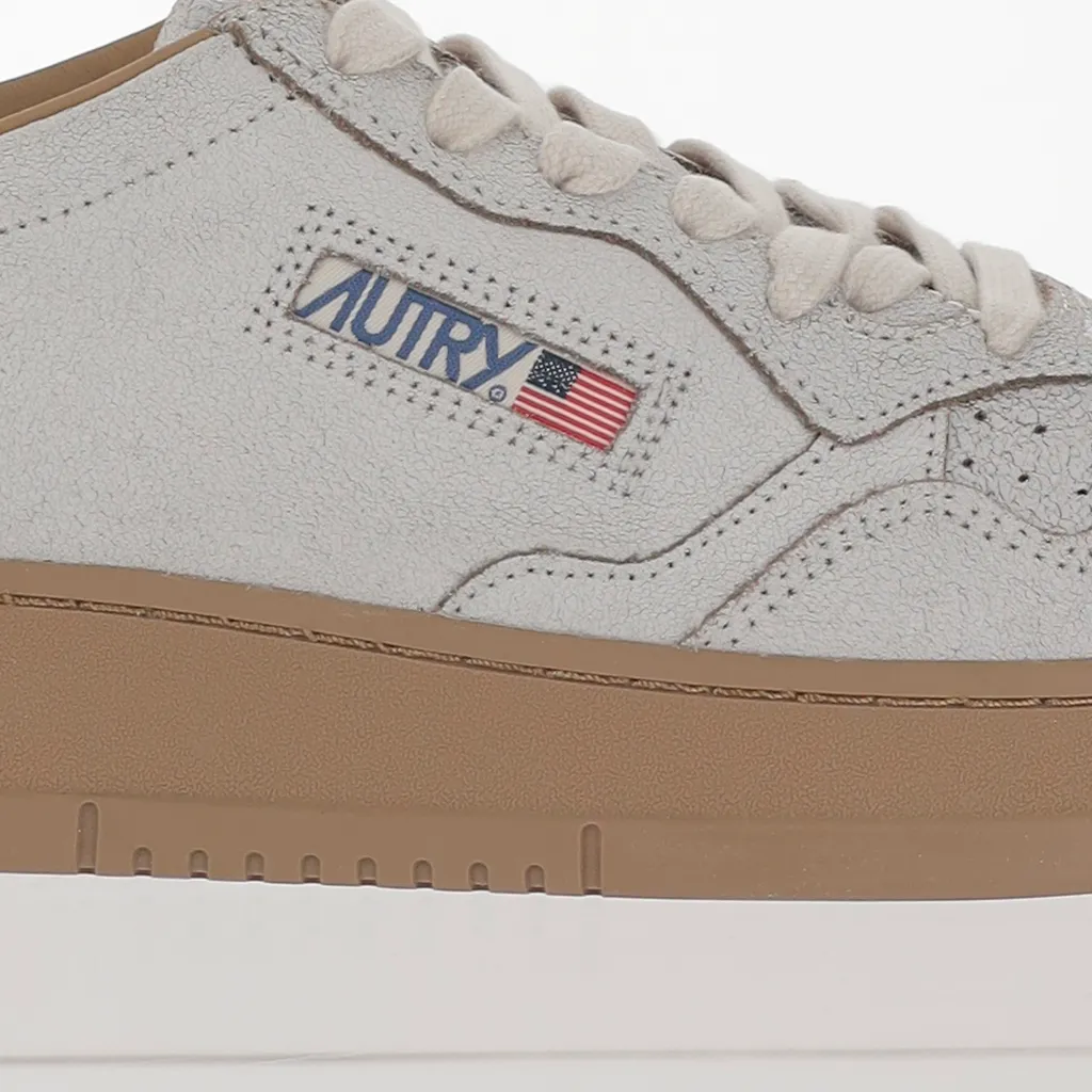 Medalist Low Top Sneakers
