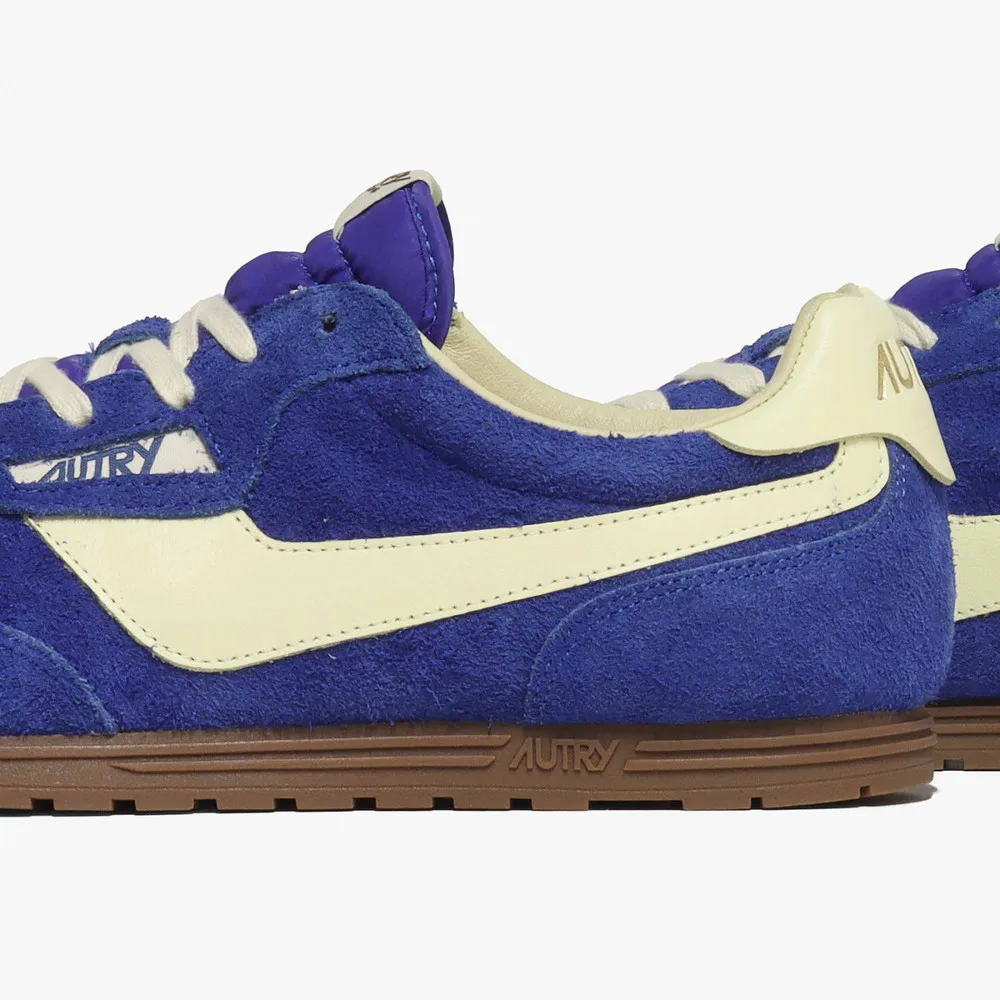 Windspin Lace-Up Sneakers
