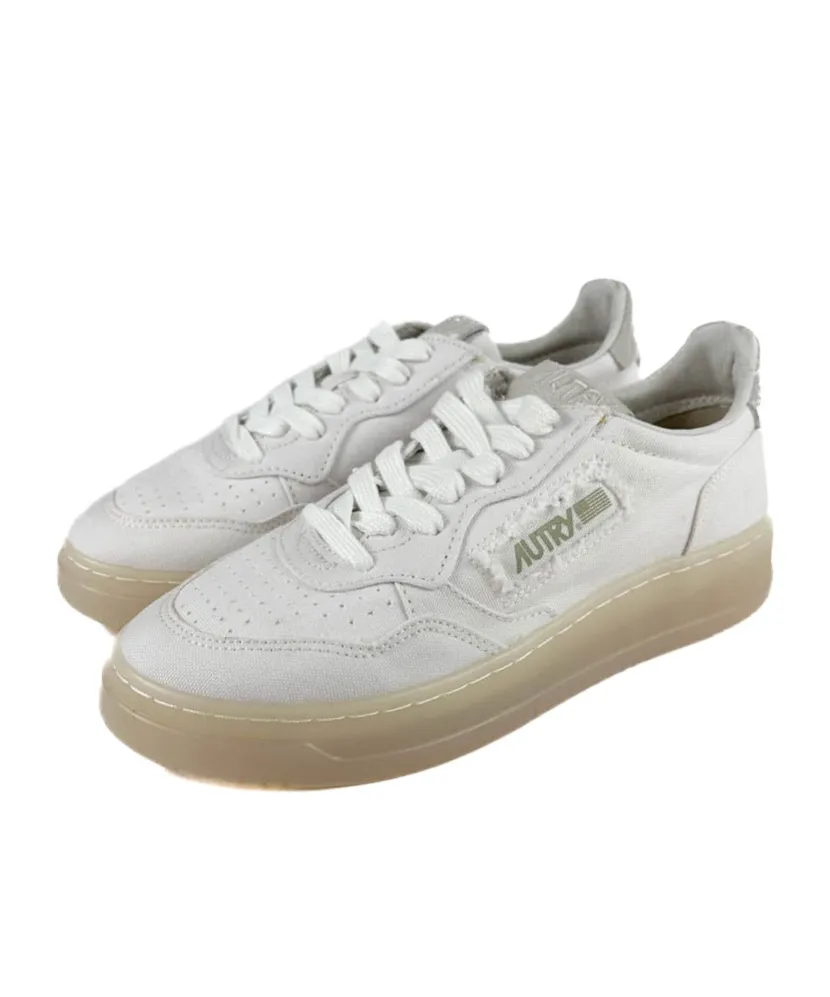 Medalist Low-Top Sneakers