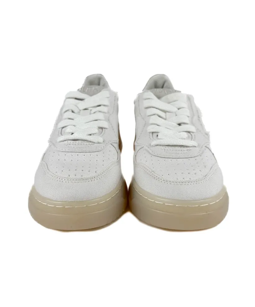 Medalist Low-Top Sneakers