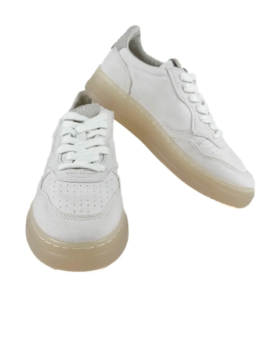 Medalist Low-Top Sneakers