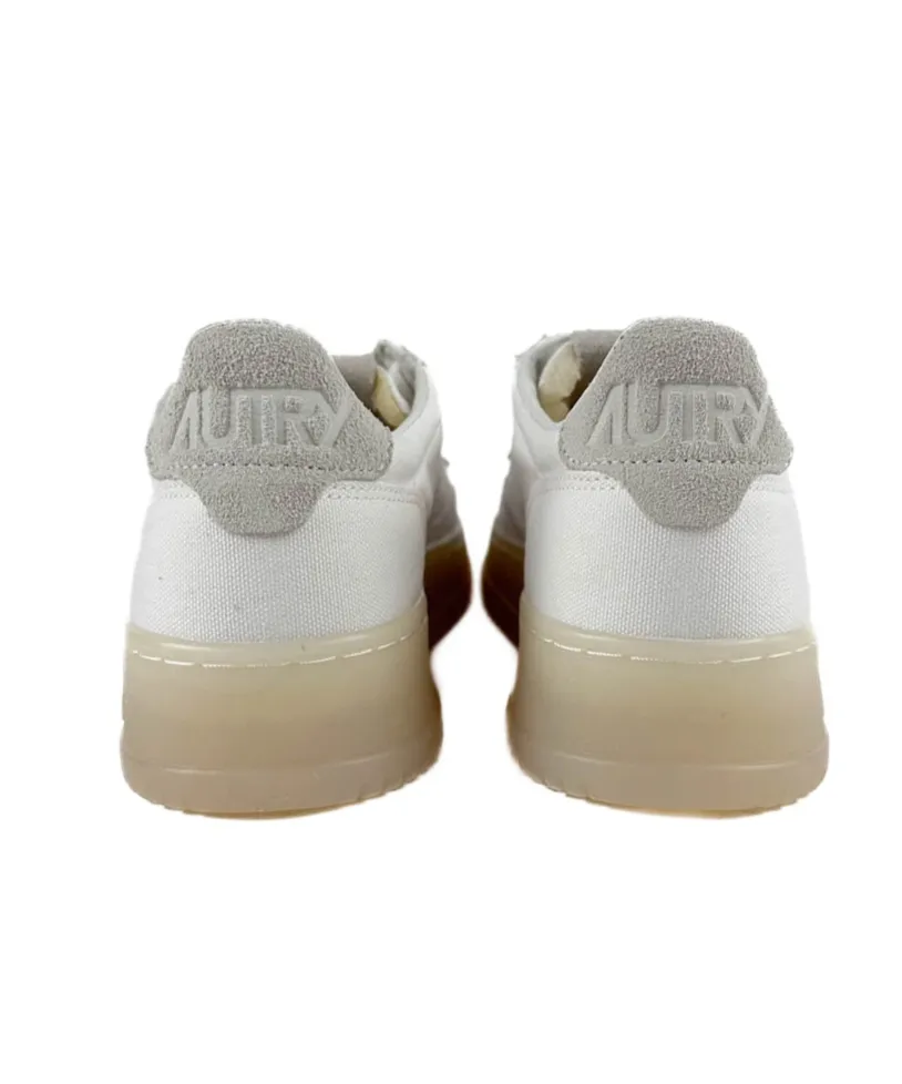 Medalist Low-Top Sneakers