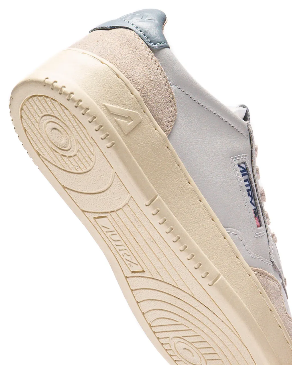 Medalist Low-Top Sneakers