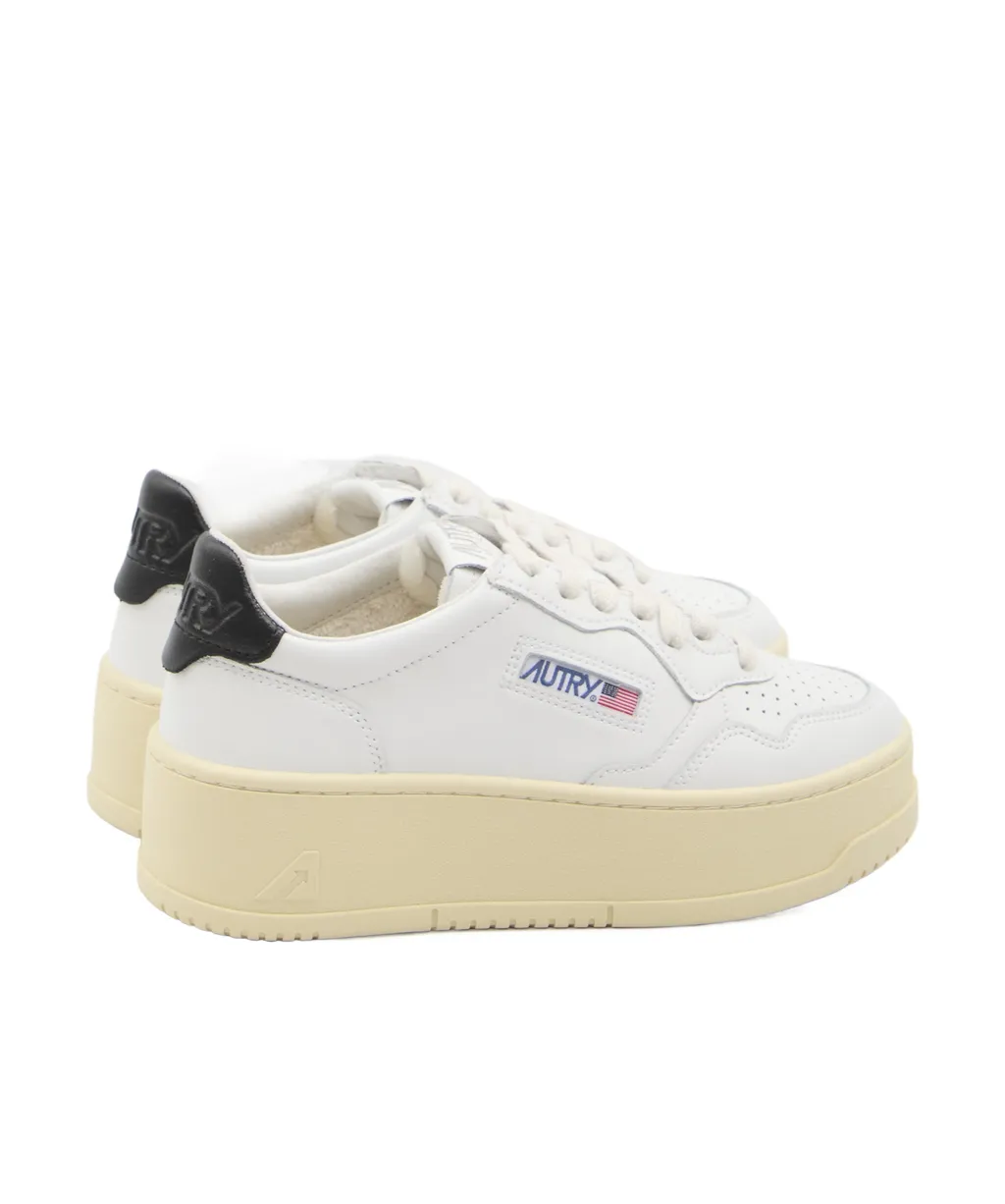 Medalist Logo Embroidered Platform Sneakers