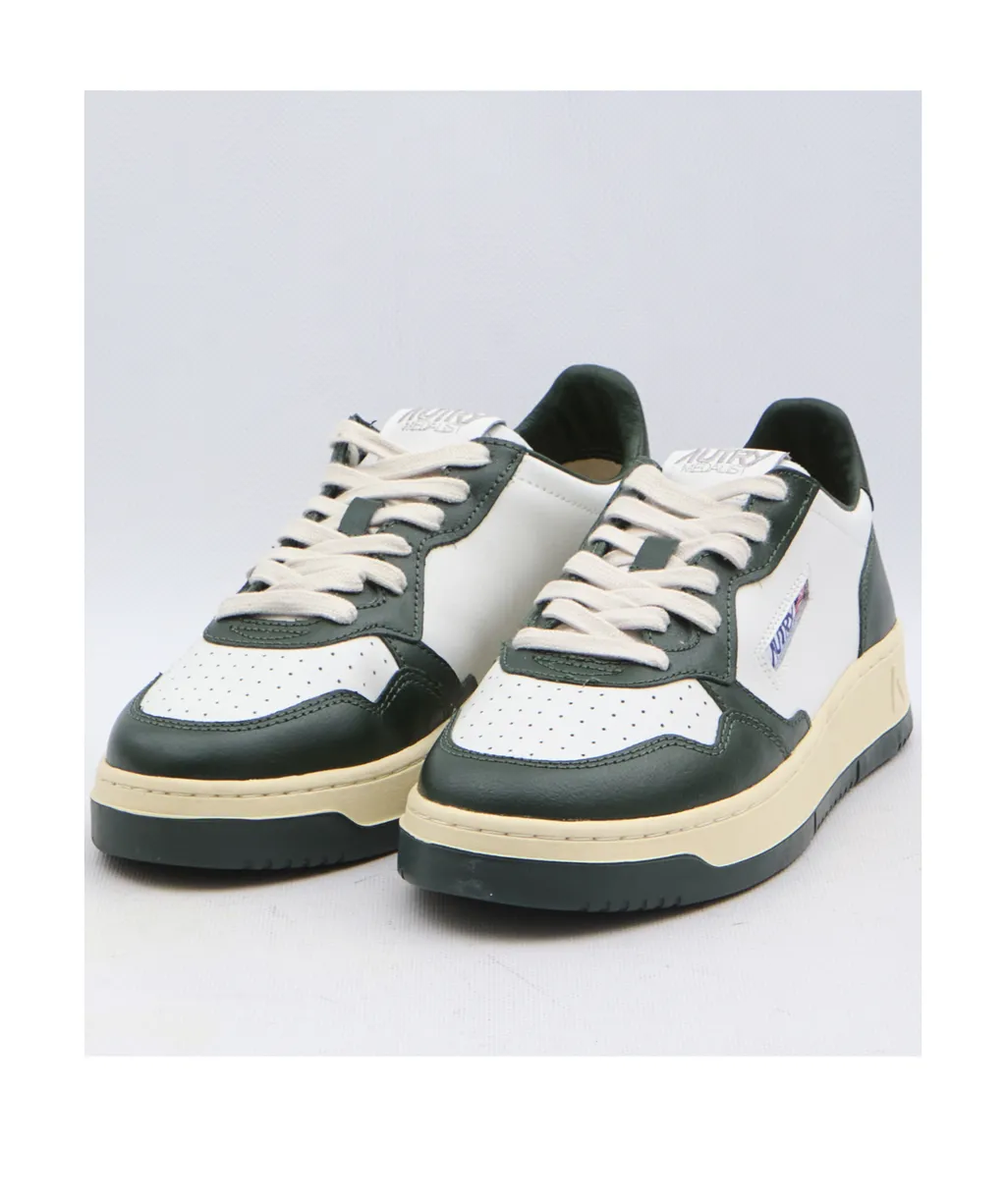 Medalist Low Bicolor Sneakers