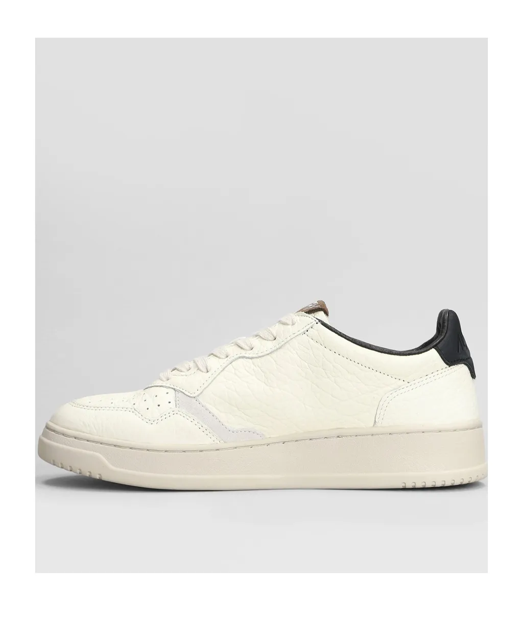 Medalist Low-Top Sneakers
