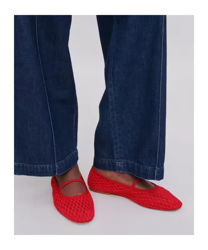 Swan Round Toe Ballerinas