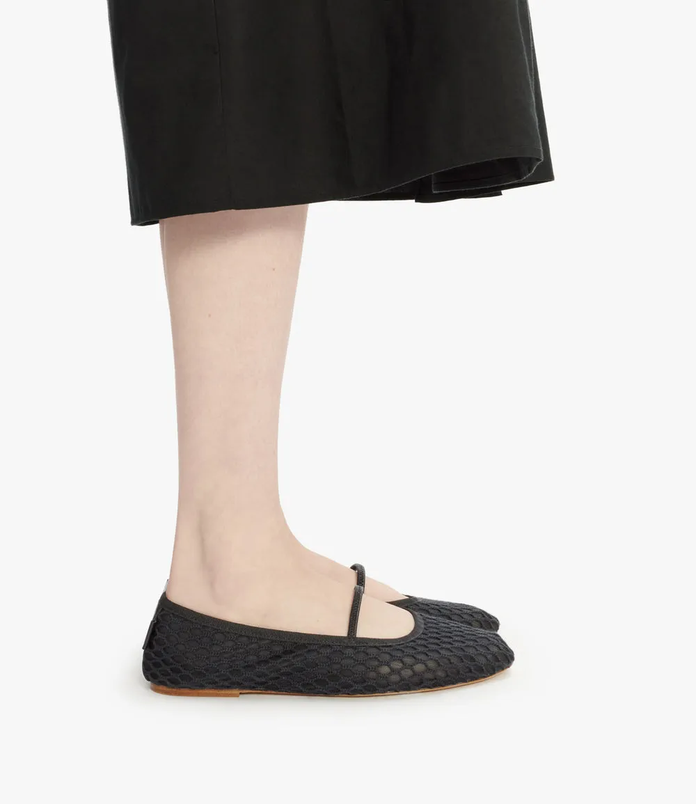 Swan Round Toe Ballerinas