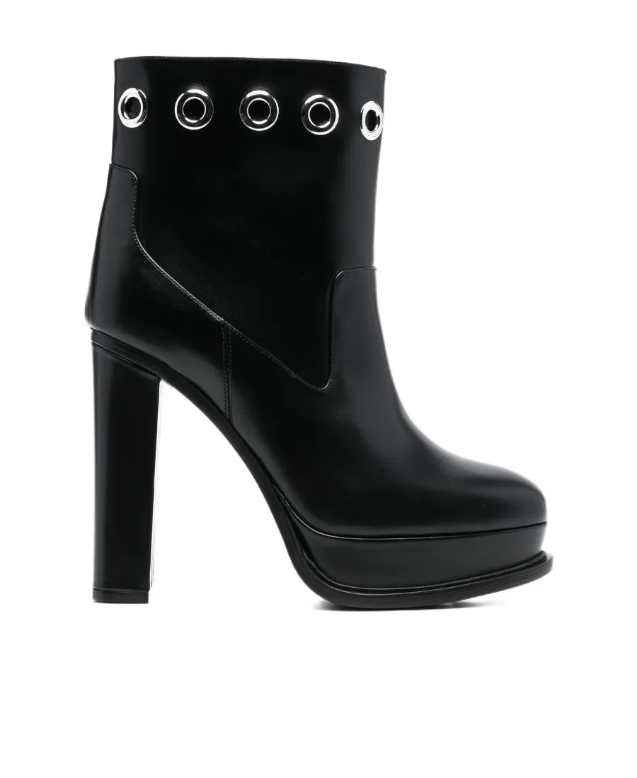 Eyelet Detailed Platform Boots