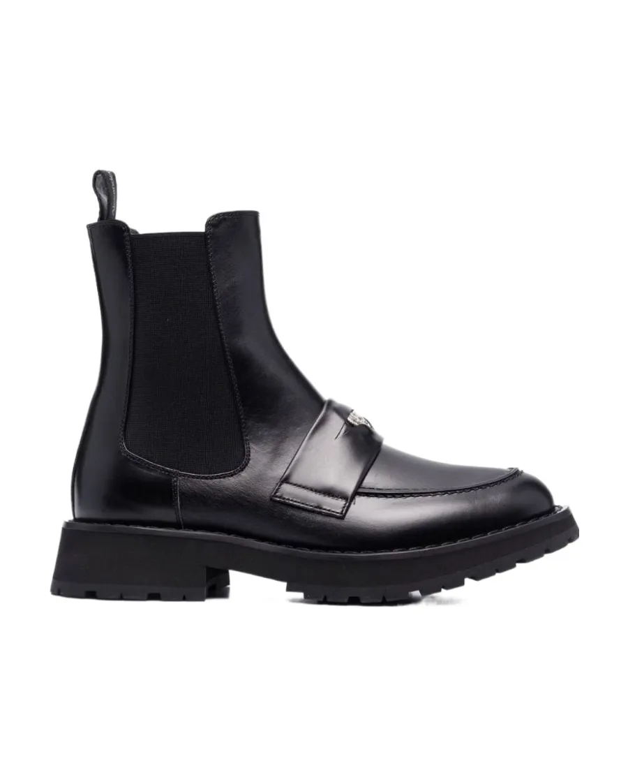 Round-Toe Boots