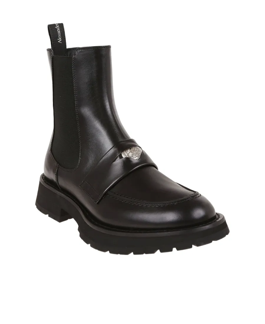 Round-Toe Boots