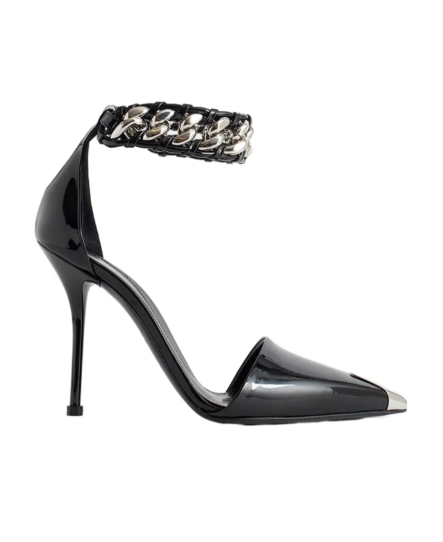 Chain Detailed Pumps