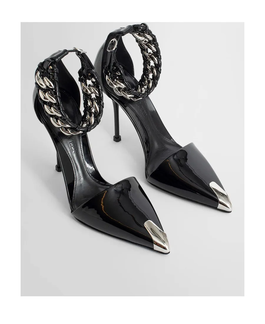 Chain Detailed Pumps