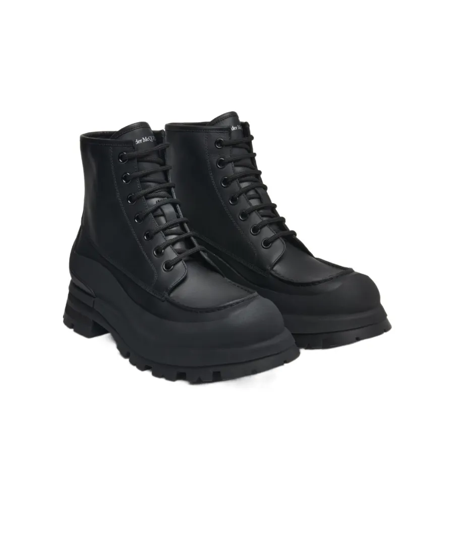 Wander Lace-Up Ankle Boots