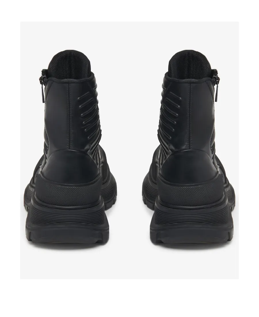 Round-Toe Boots