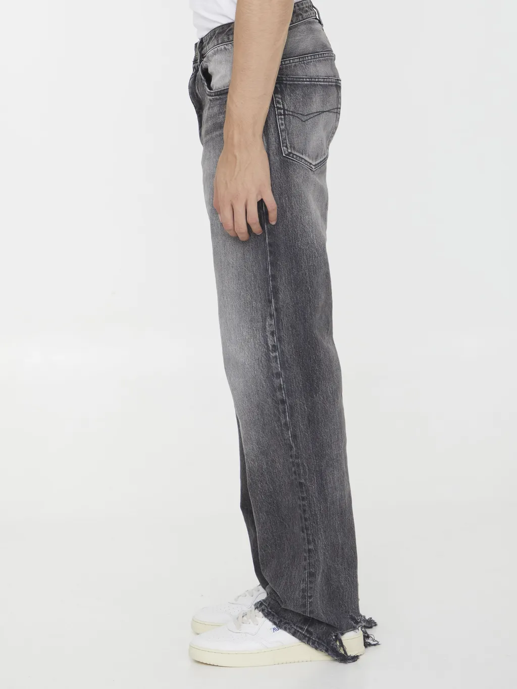 Medium Fit Jeans