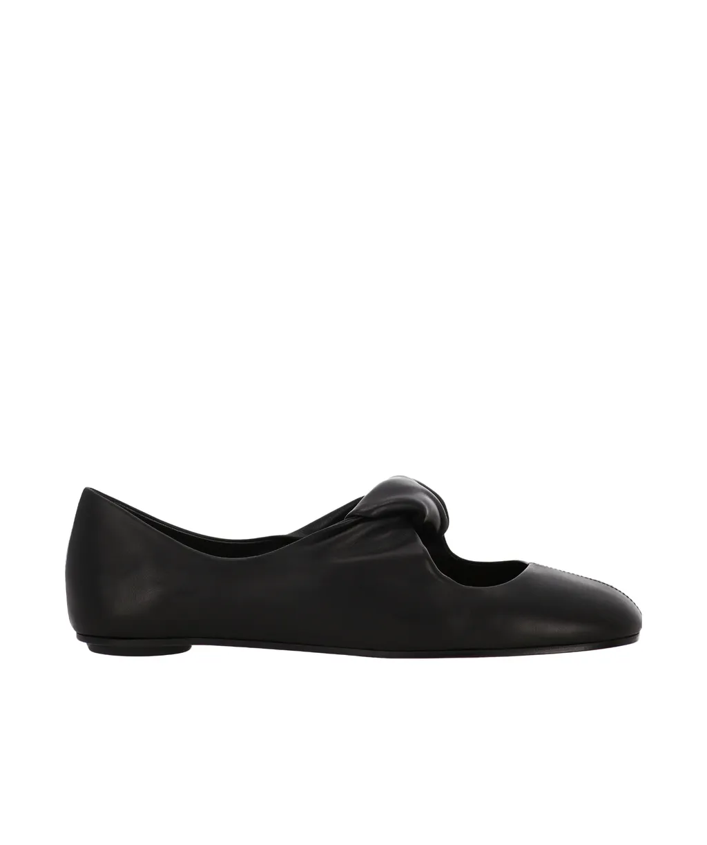 Twist-Detailed Round-Toe Ballet Flats