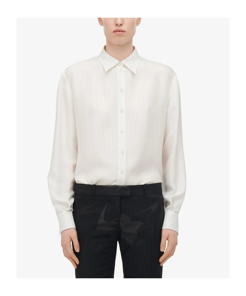 Long Sleeved Buttoned Shirt