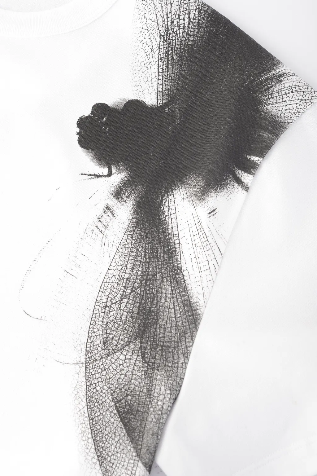 Dragonfly-Printed Crewneck T-Shirt