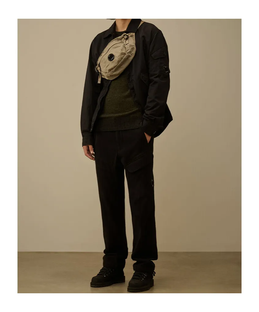 Lens-Appliqué Crew Neck Knitwear