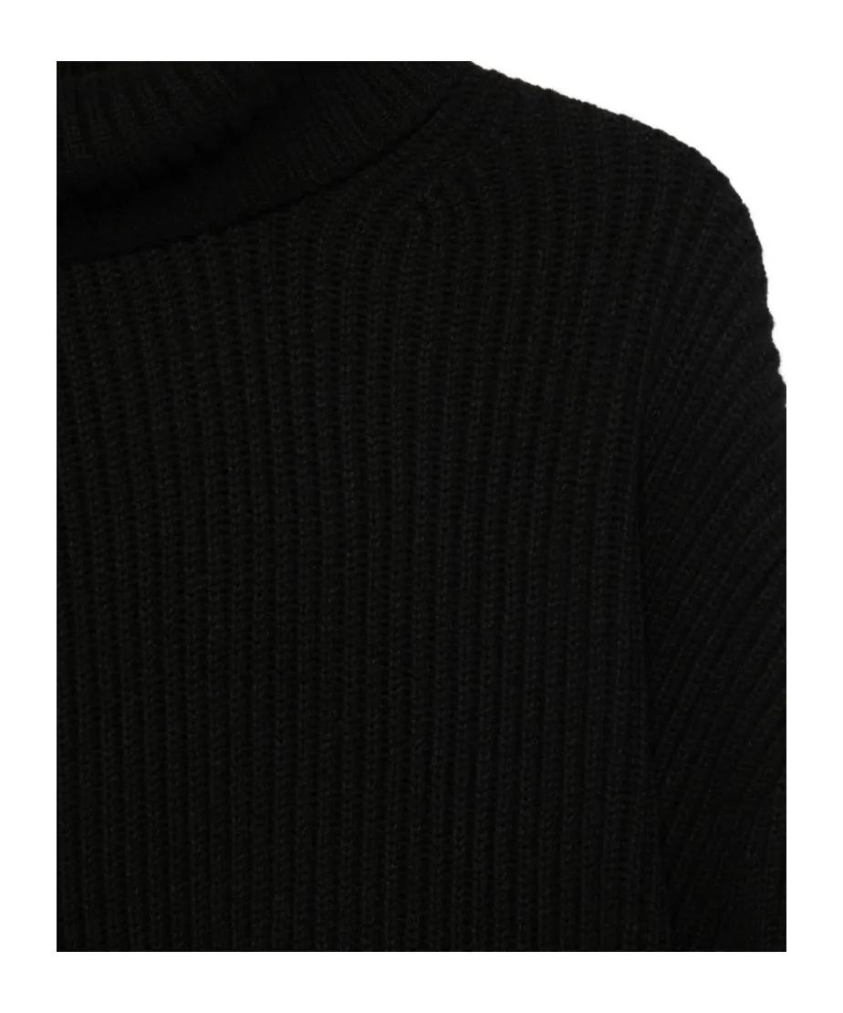 Turtleneck Long-Sleeved Sweater