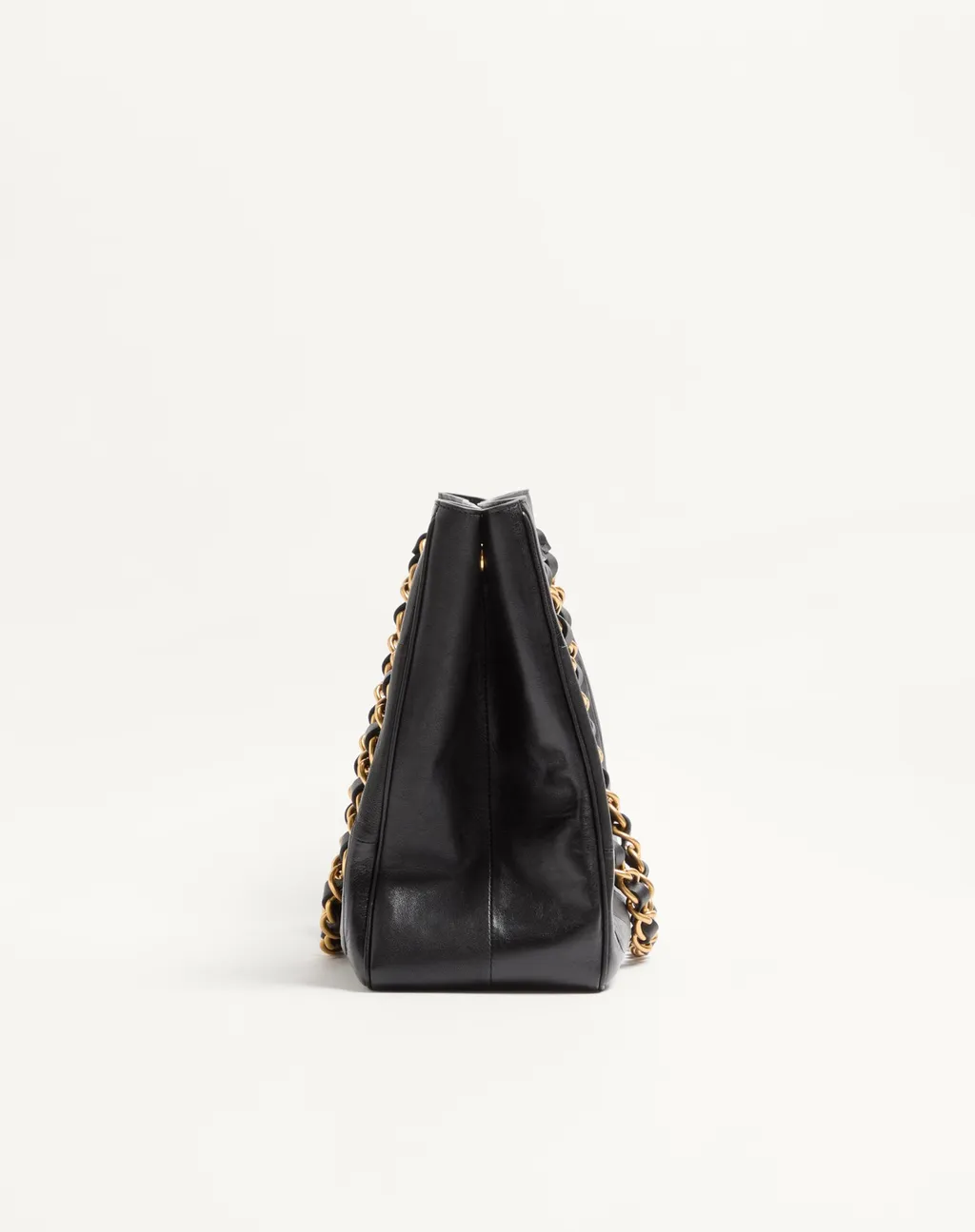 Garavani Laseine Shopping Bag In Nappa Leather With A Chevron Pattern