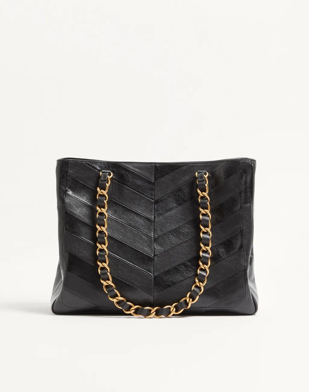 Garavani Laseine Shopping Bag In Nappa Leather With A Chevron Pattern