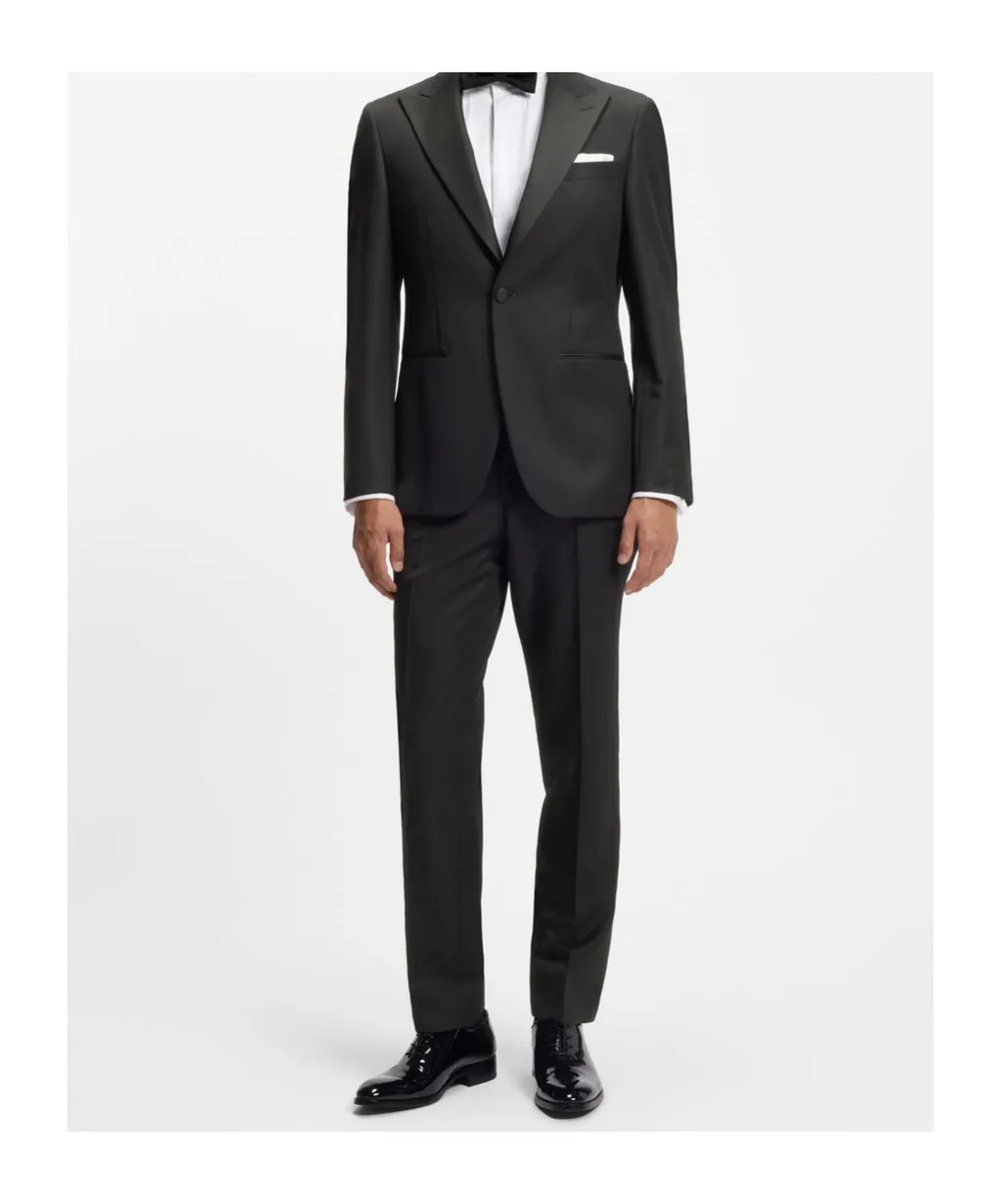 Long-Sleeved Suit