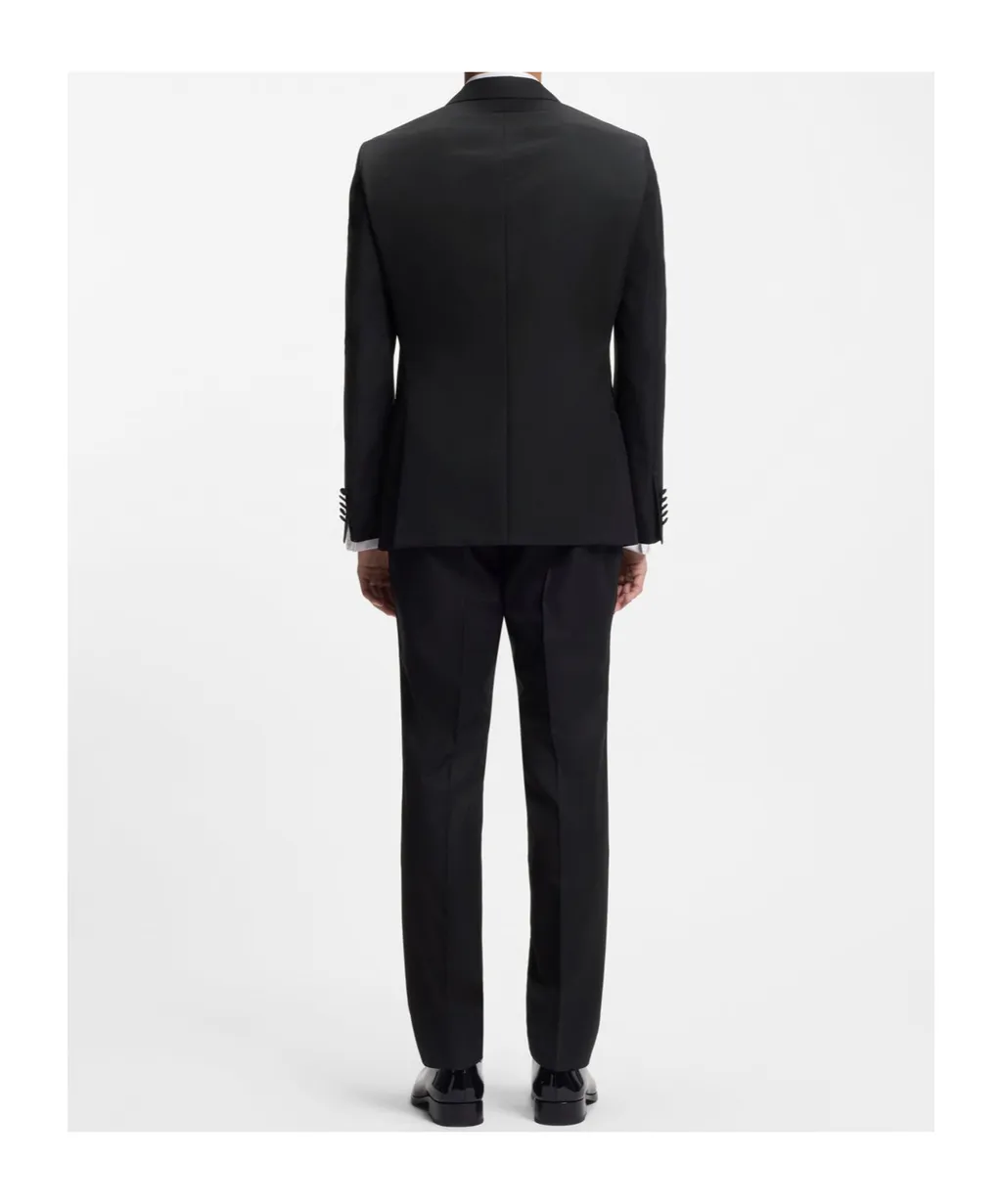 Long-Sleeved Suit
