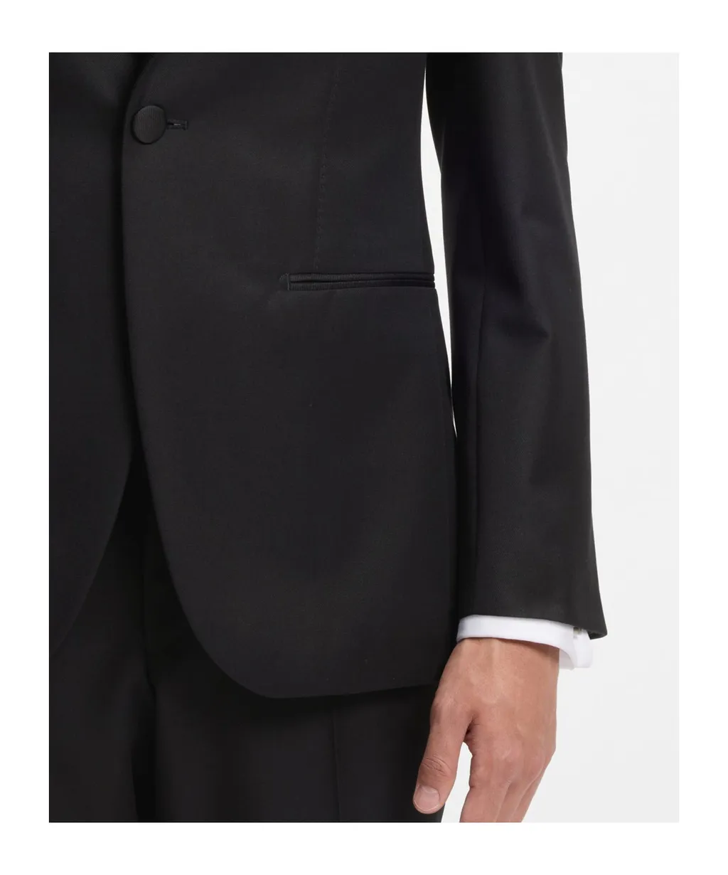 Long-Sleeved Suit