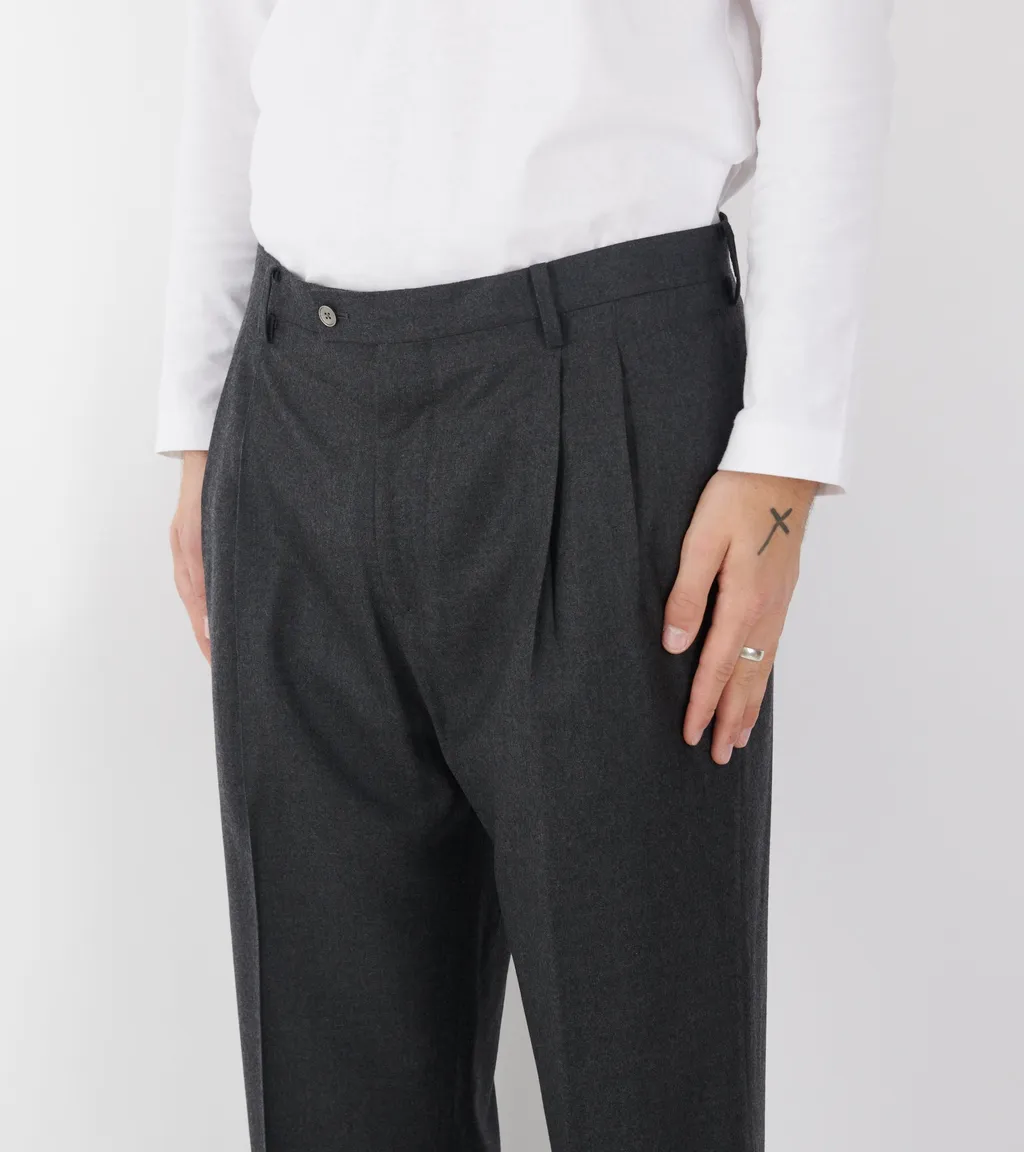 Super Light Wool Two-Tuck Slacks