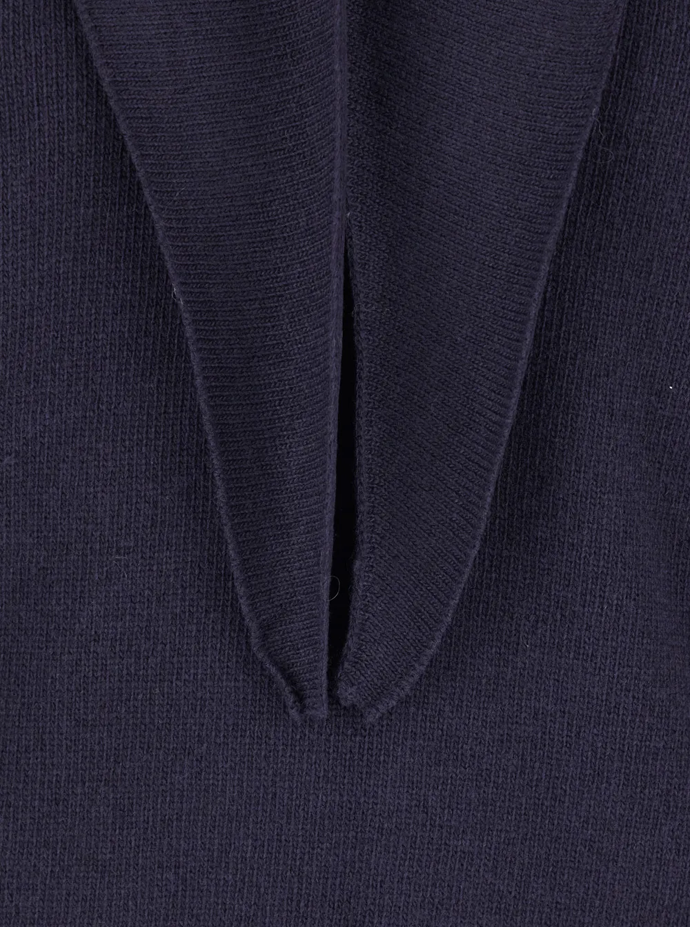 V-Neck Ribbed Knitwear