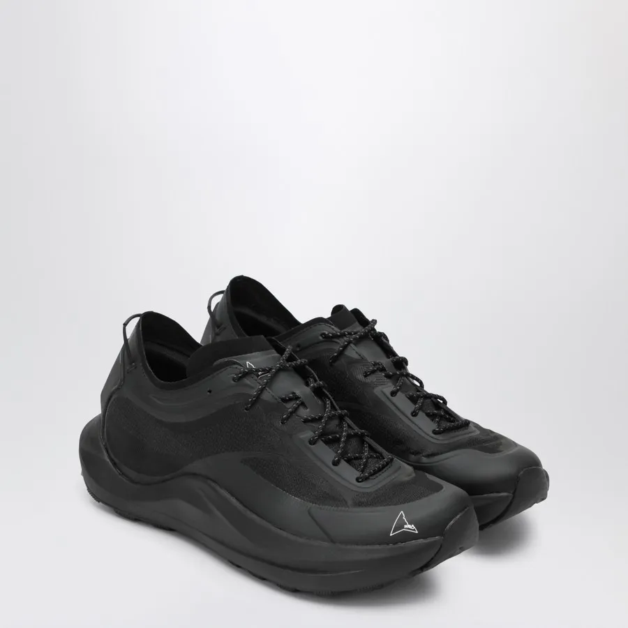 Sella Sneakers
