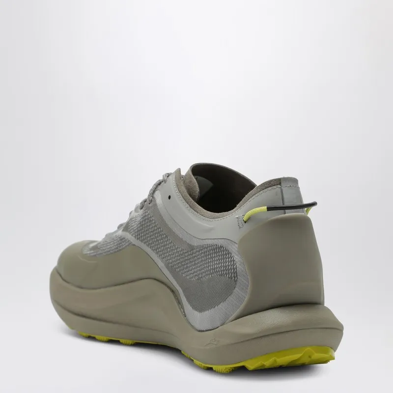 Sella Sneakers