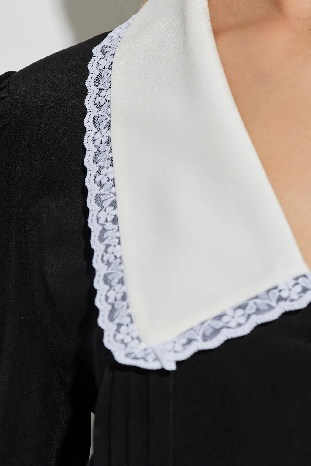Lace-Trimmed Collar Blouse