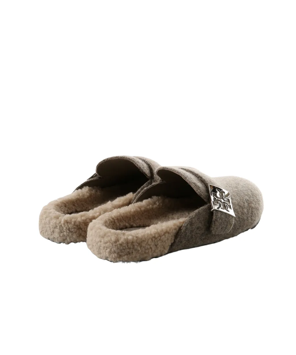 Round-Toed Slippers