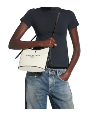 Logo Detailed Shoulder Bag