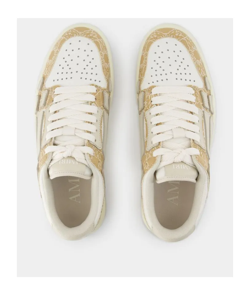 Round Head Low-Cut Sneakers