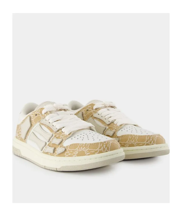 Round Head Low-Cut Sneakers