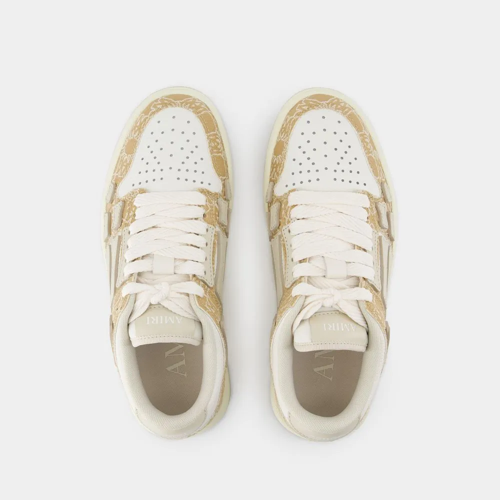 Round Head Low-Cut Sneakers