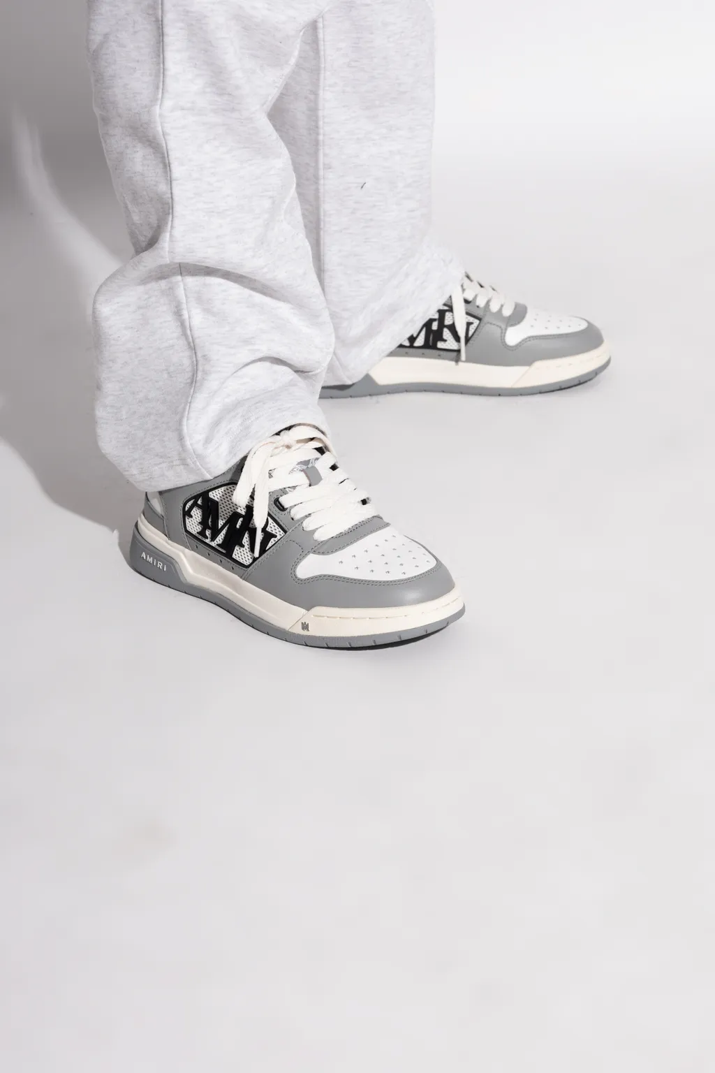 Classic Low Sneakers