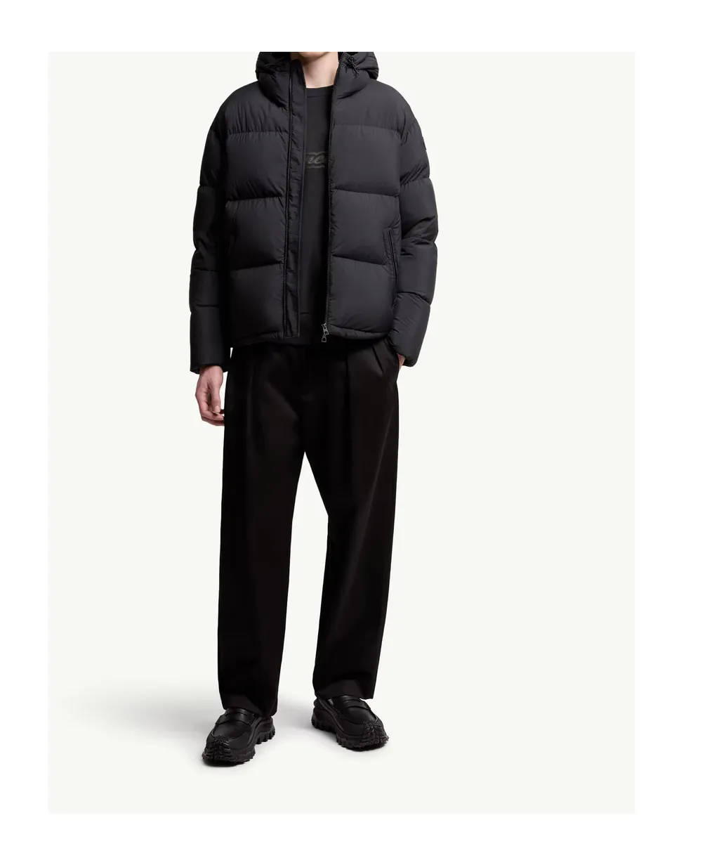 Zip-Up Long-Sleeved Jacket