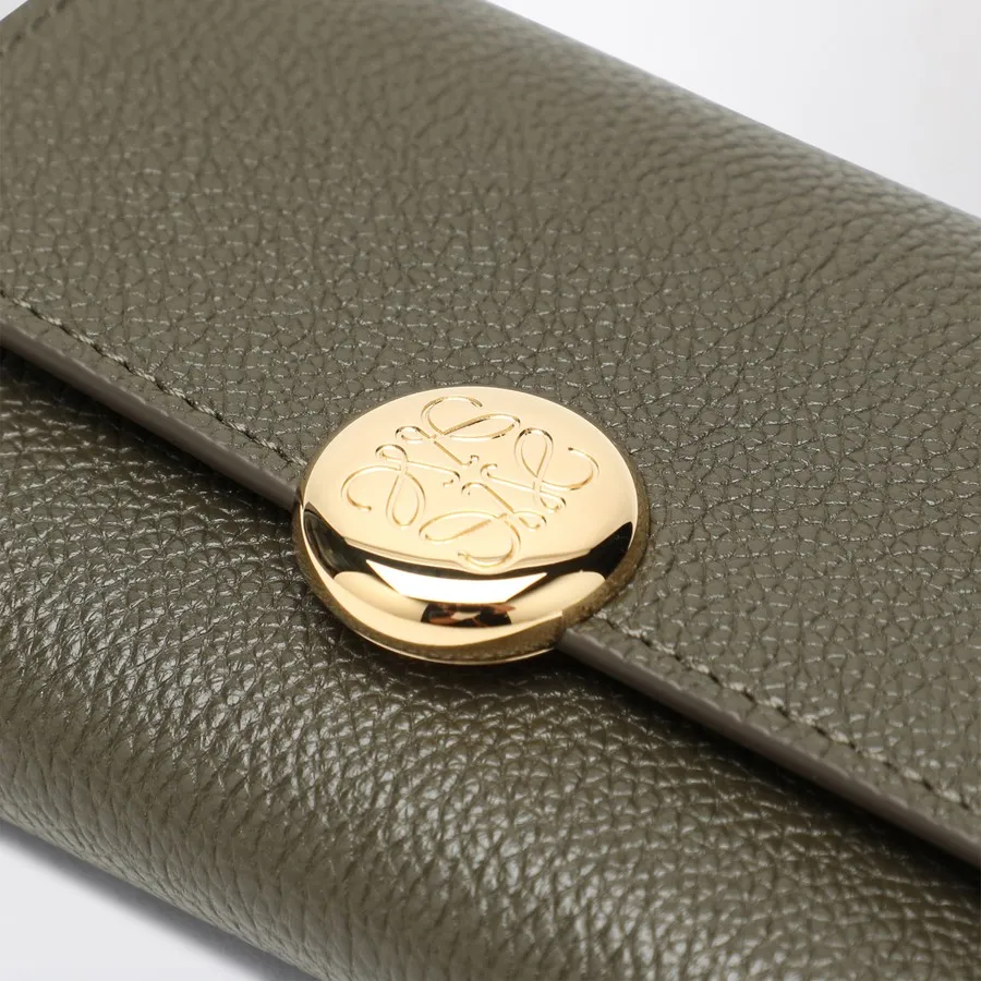 Small Vertical Wallet In Pebble Grained Calfskin