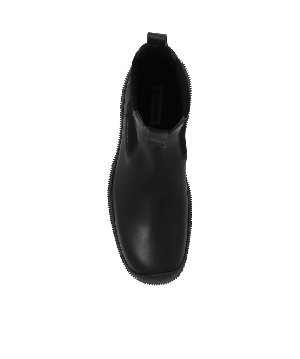 Round-Toe Chelsea Boots