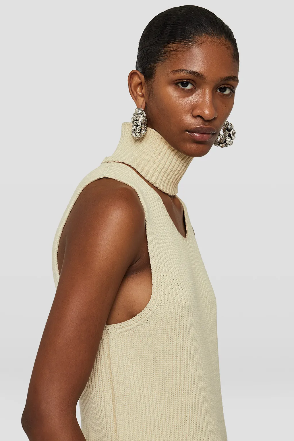 Cut-Out Detailed High-Neck Knitted Vest